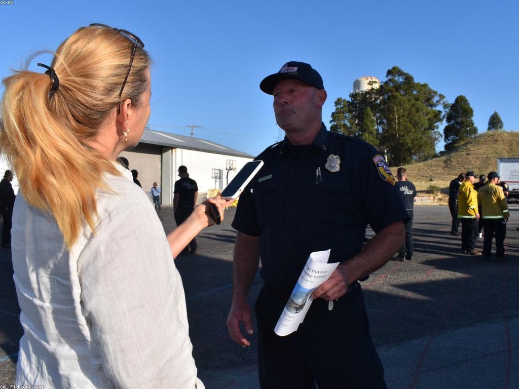 ផលប៉ះពាល់នៃព័ត៌មានស្លតចំពោះប្រជាធិបតេយ្យ