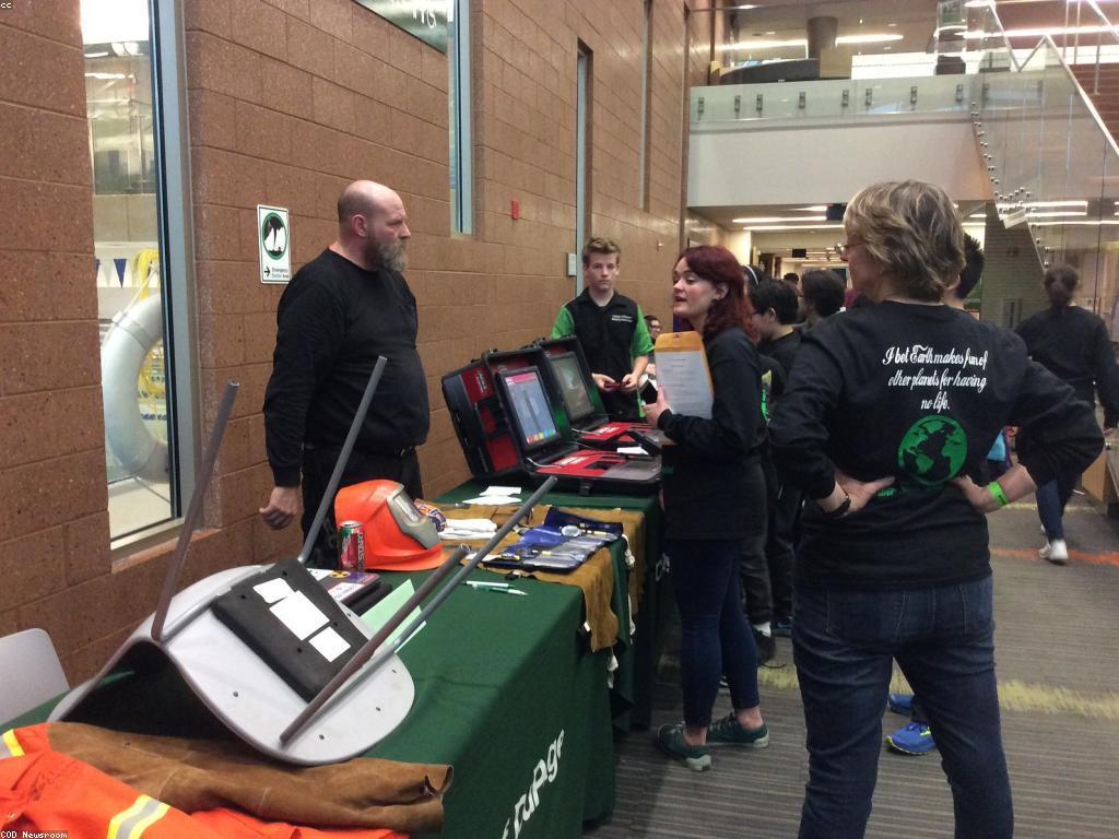 ព័ត៌មានស្លត និងវិស័យអប់រំ: ការប្រែប្រួលសម្រាប់អនាគត