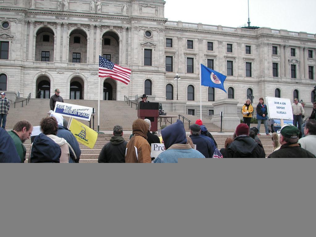 ផលប៉ះពាល់នៃព័ត៌មានស្លតចំពោះសុខភាពសាធារណៈ