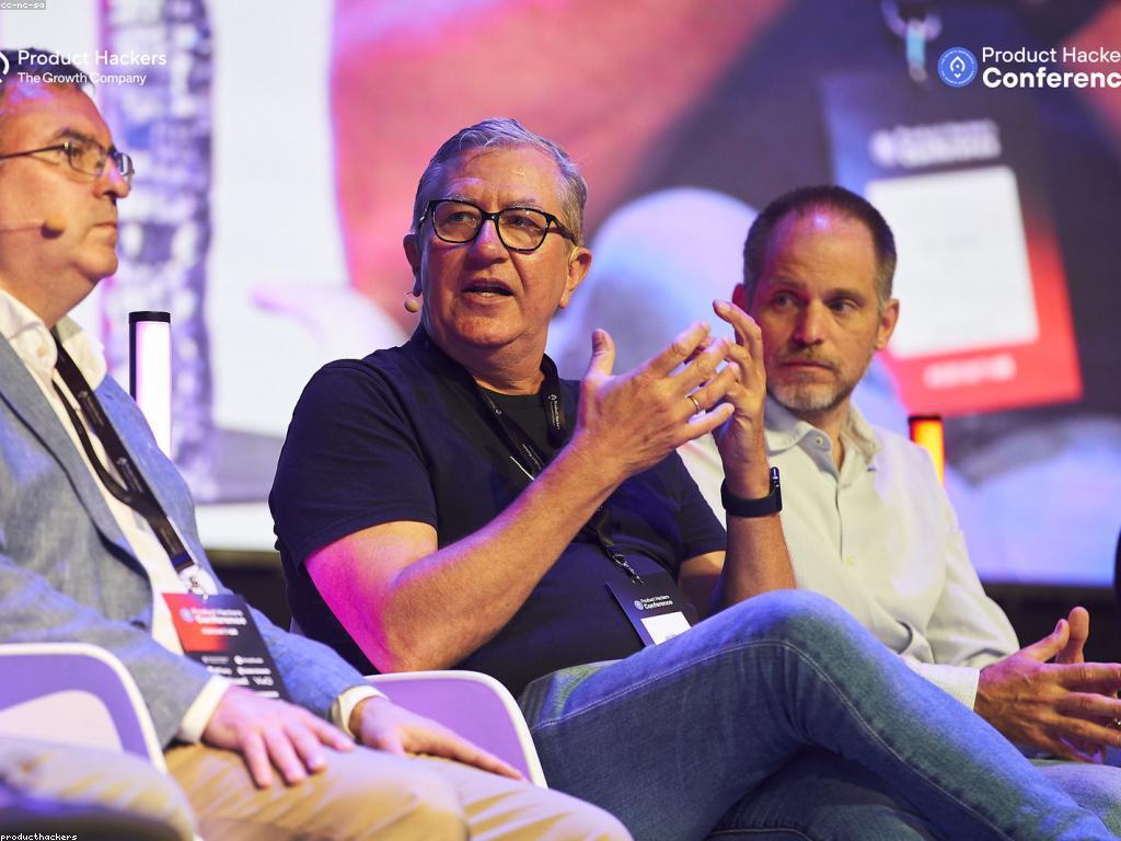 សំណួរបន្ថែម៖ ការប្រកួតប្រជែងនិងការលើកកម្ពស់គមនាគមន៍