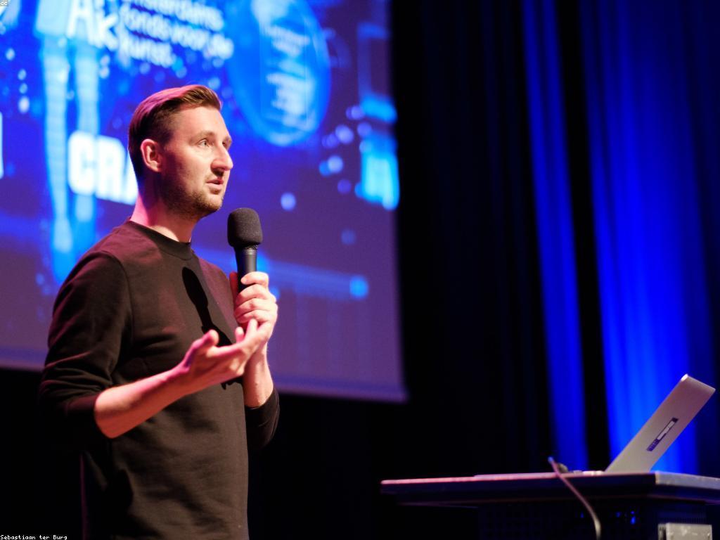 ព័ត៌មានស្លត: ការពិសោធន៍ទាក់ទងនឹងព័ត៌មានថ្មីៗ