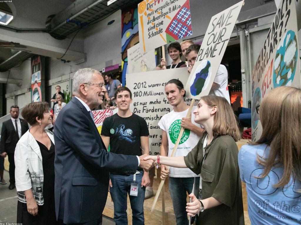 ការប៉ះពាល់នៃព័ត៌មានស្លតលើវប្បធម៌