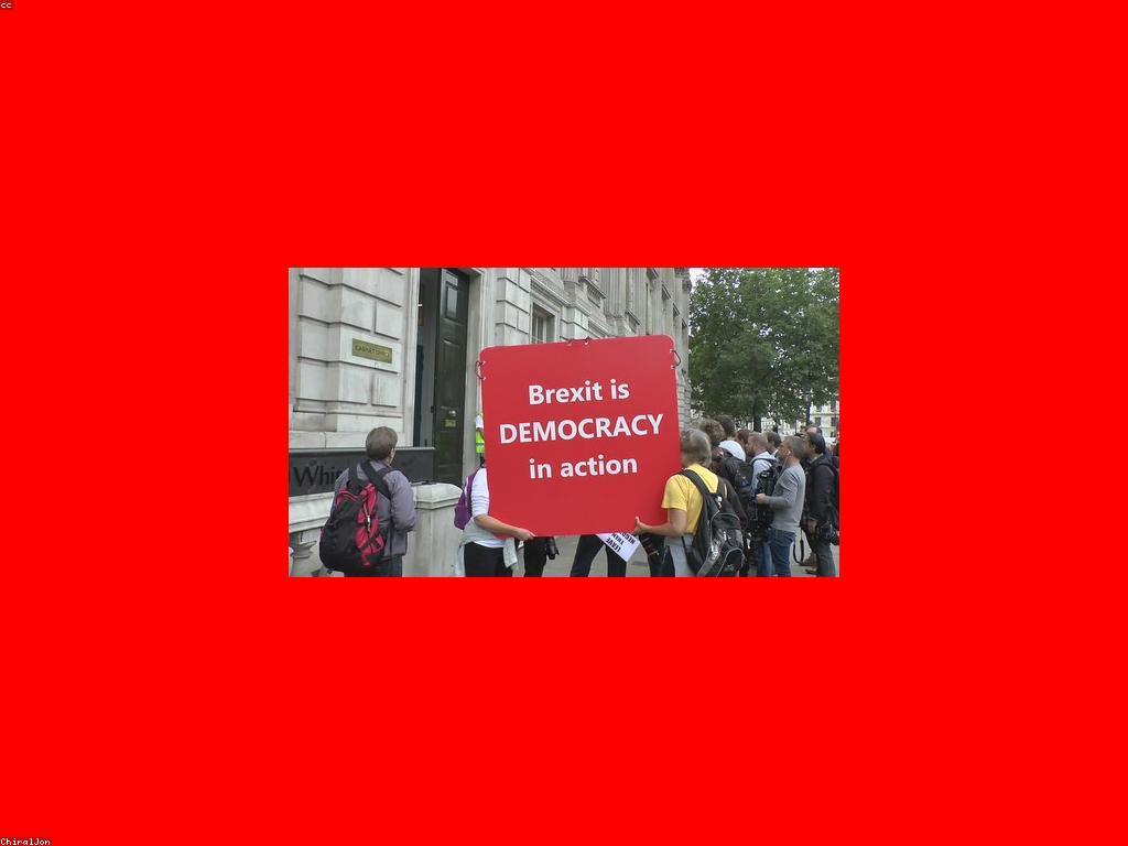 ផលប៉ះពាល់នៃព័ត៌មានស្លតចំពោះប្រជាធិបតេយ្យ